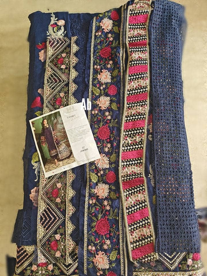 img_open_pic_maryam_hussain_lawn_23_awwal_boutique