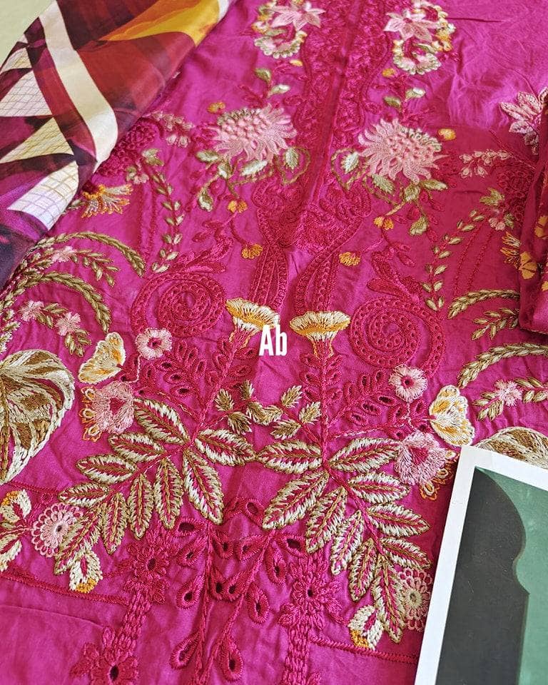 img_open_pic_maryam_hussain_lawn_23_awwal_boutique