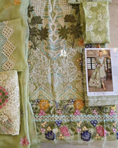 img_open_pic_maryam_hussain_lawn_23_awwal_boutique