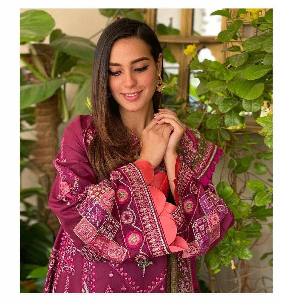 img_maryam_hussain_luxury_lawn_2021_awwal_boutique