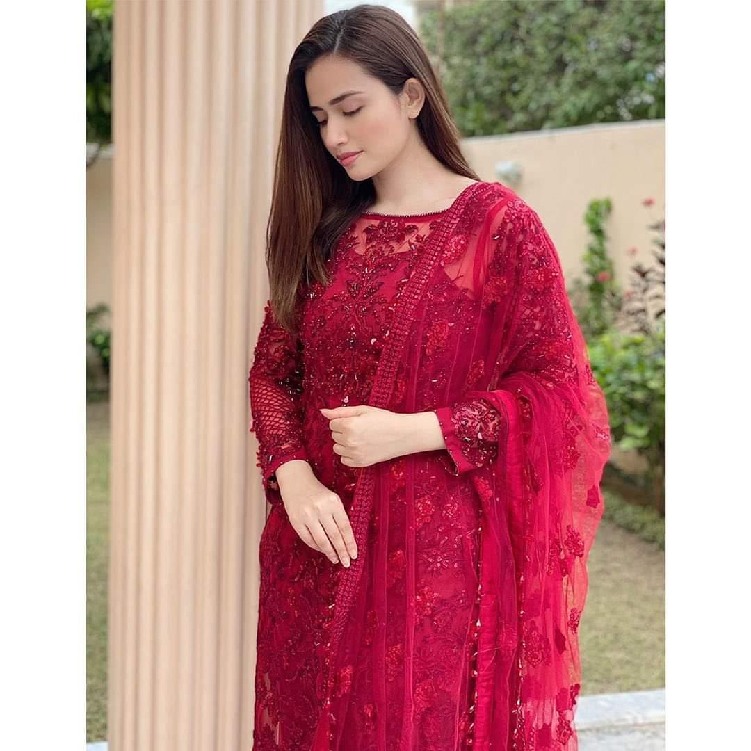 img_spotted_in_maryam_hussain_fashionista_awwal_boutique