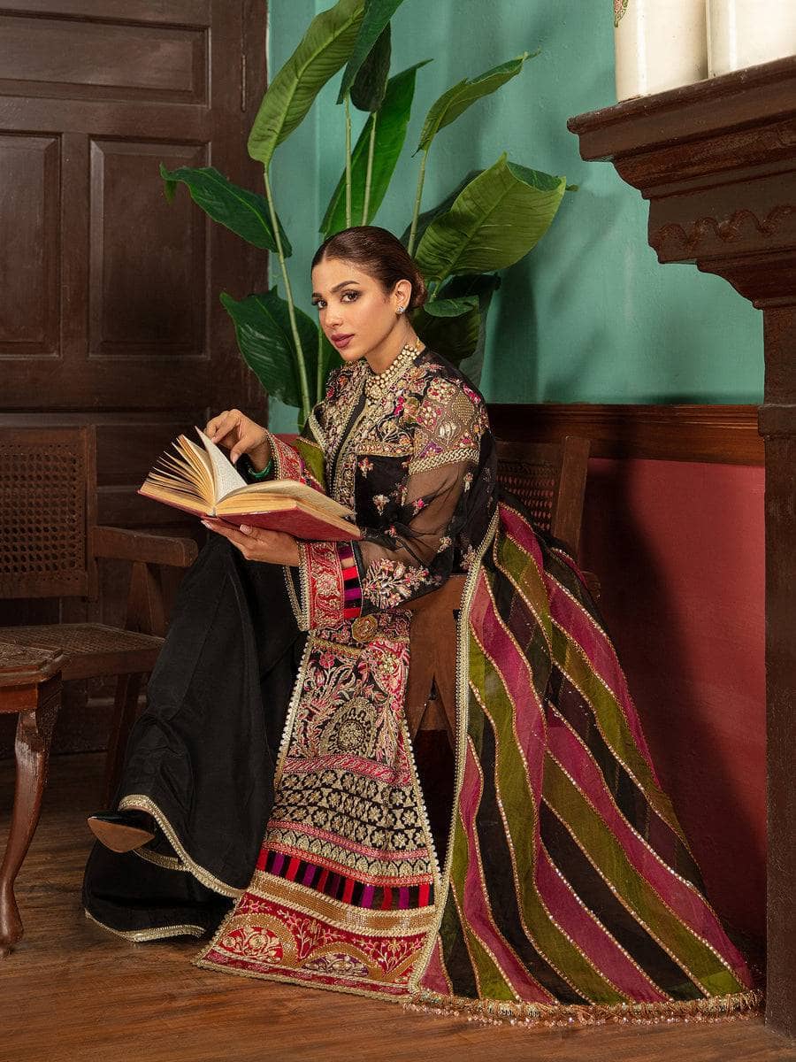 img_maryam_hussain_wedding_edition_awwal_boutique