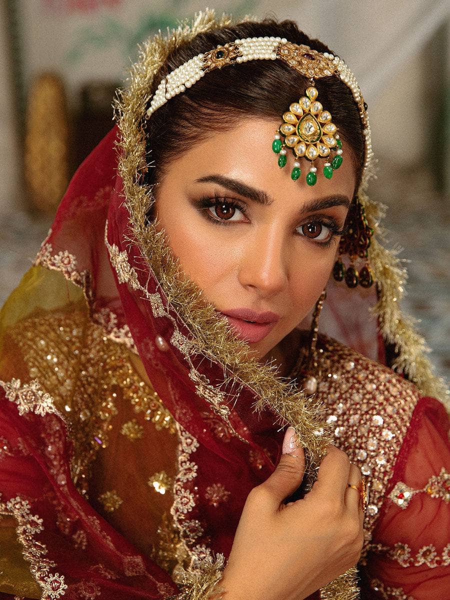 img_maryam_hussain_wedding_edition_awwal_boutique