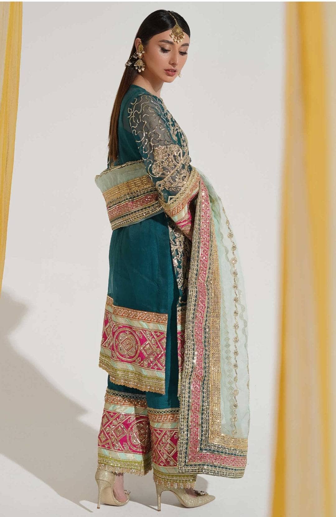 img_maryum_n_maria_freesia_awwal_boutique