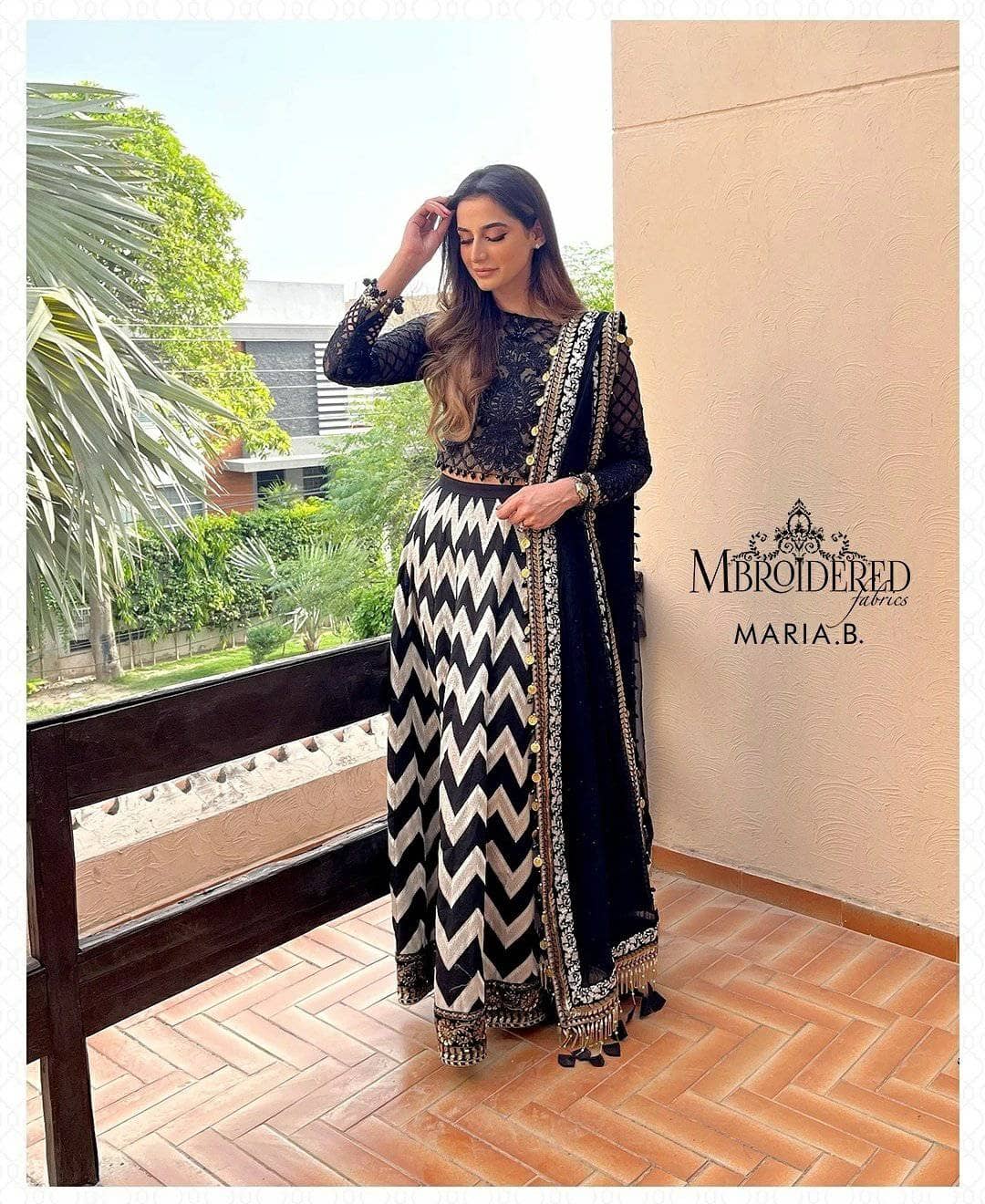 img_maria_b_mbroidered_chiffon_2021_awwal_boutique