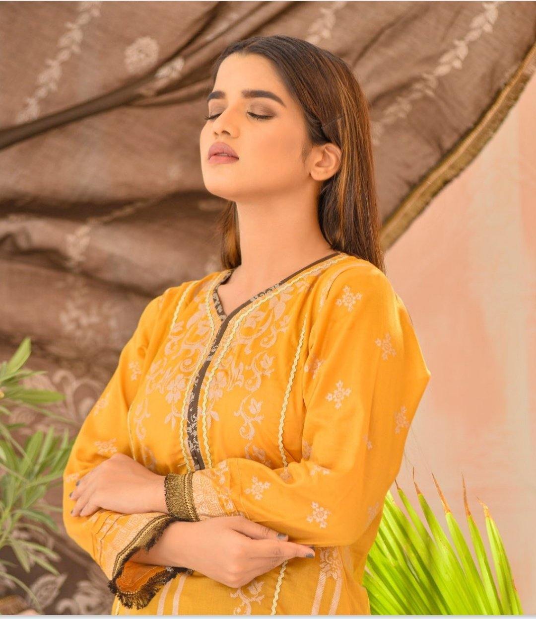 img_banarsi_printed_lawn_collection_awwal_boutique