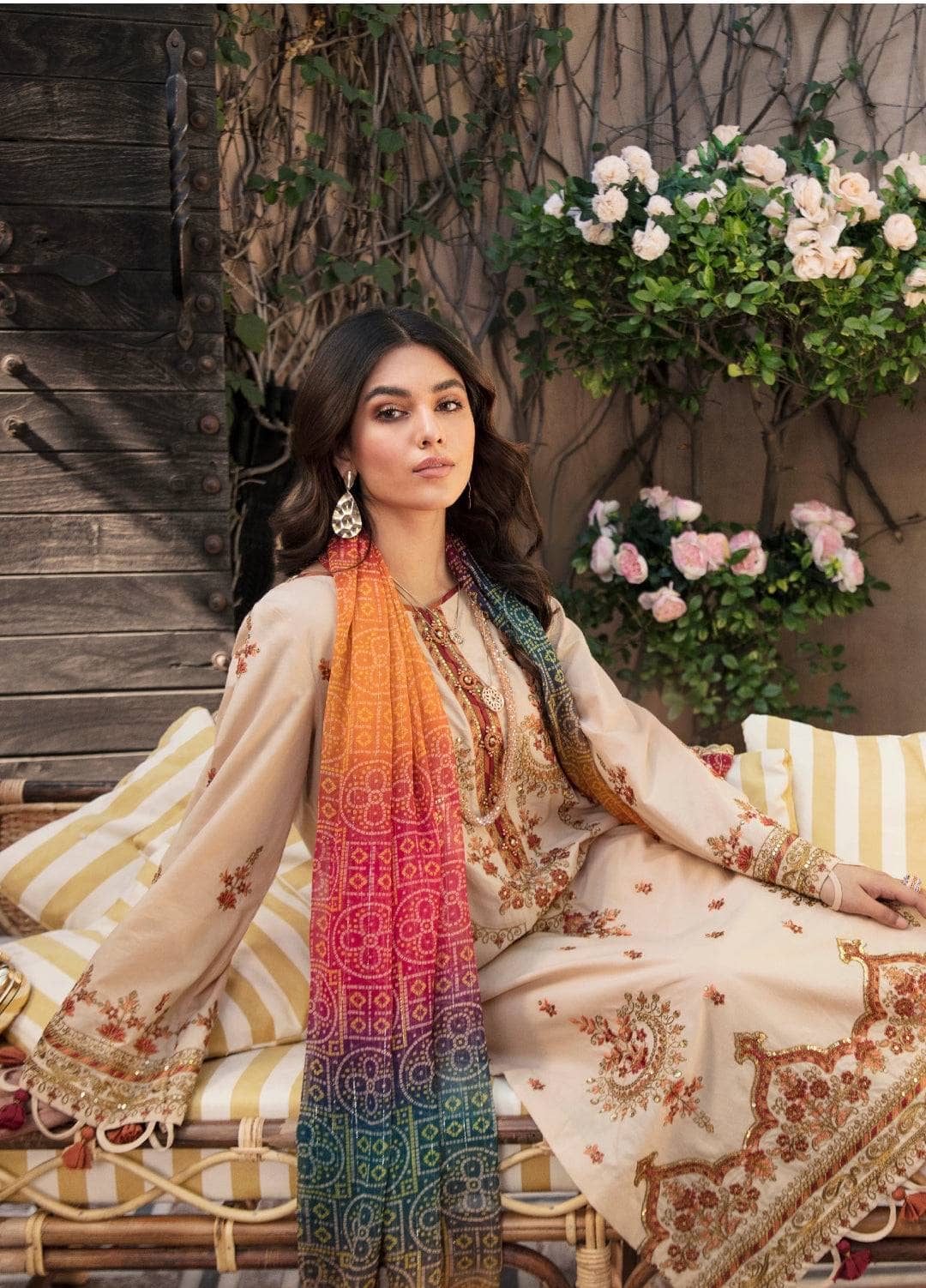 img_mohagni_lawn_awwal_boutique