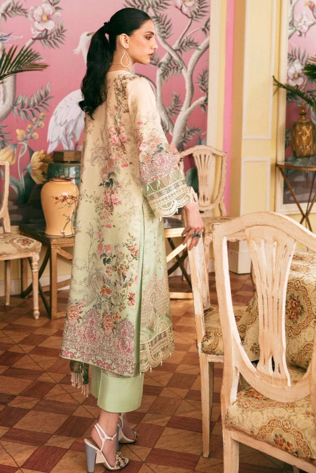 img_mohagni_lawn_awwal_boutique