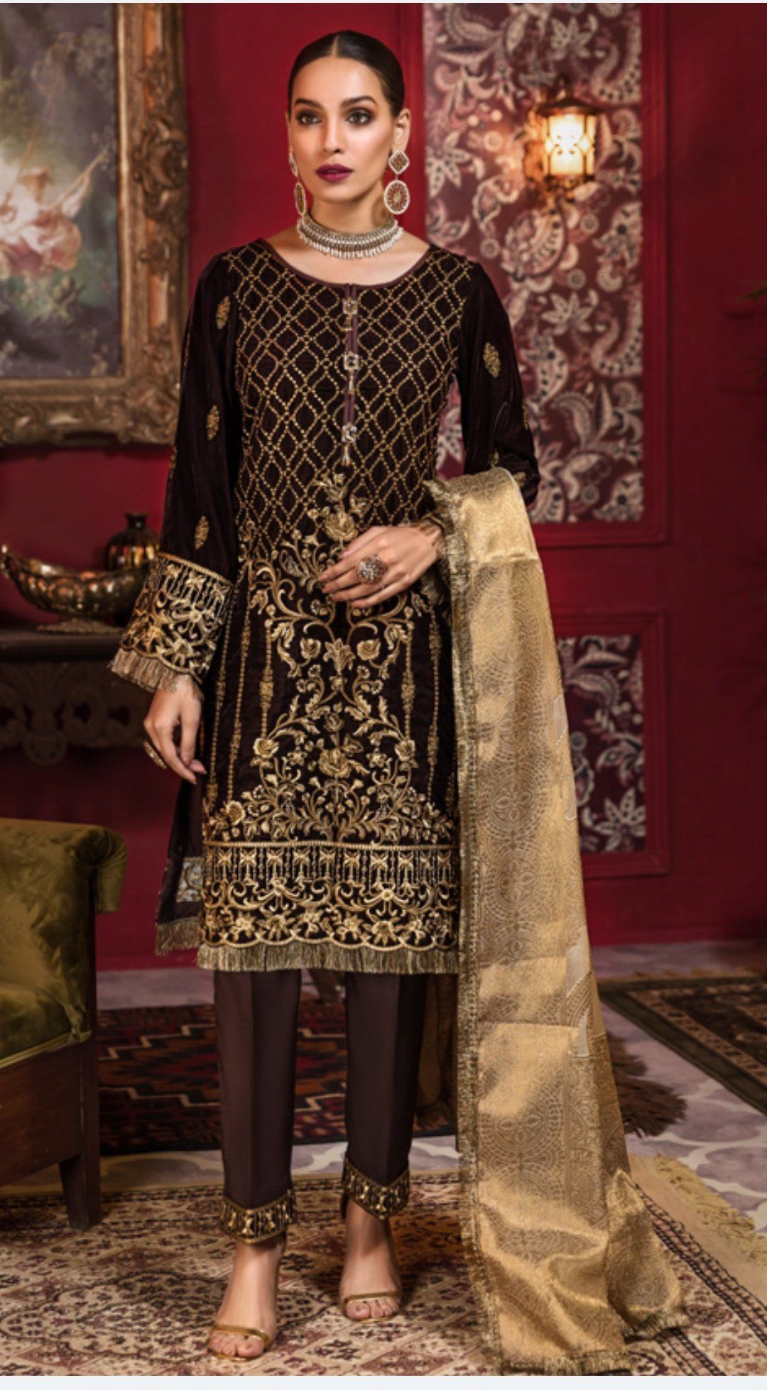 img_tehzeeb_by_mohagni_embroidered_velvet_wedding_collection_awwal_boutique