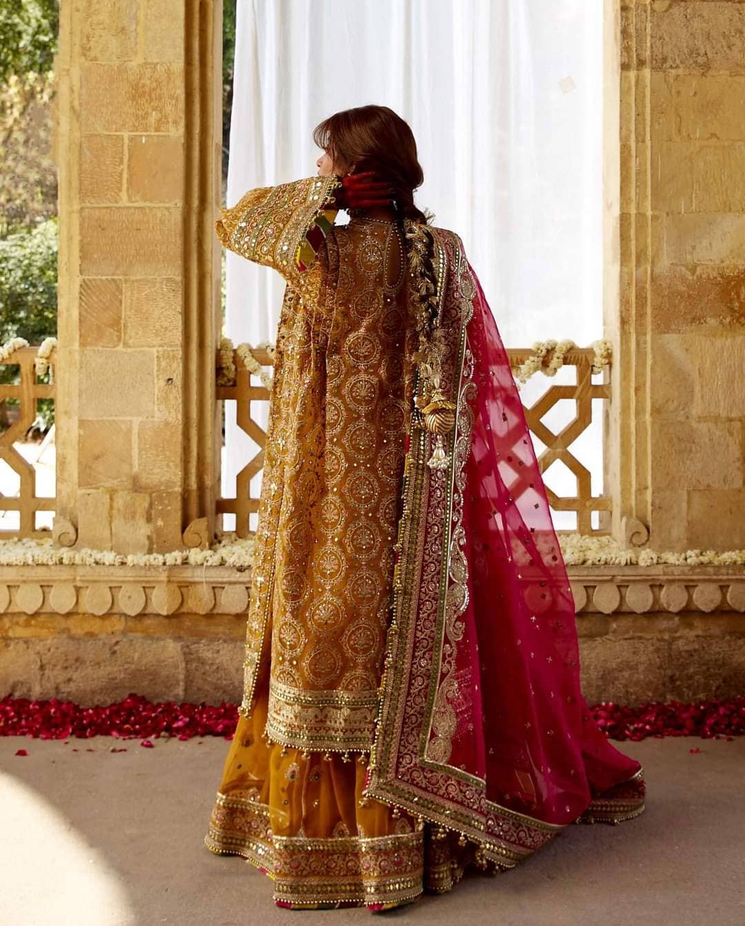 img_zarlish_by_mohsin_naveed_ranjha_awwal_boutique