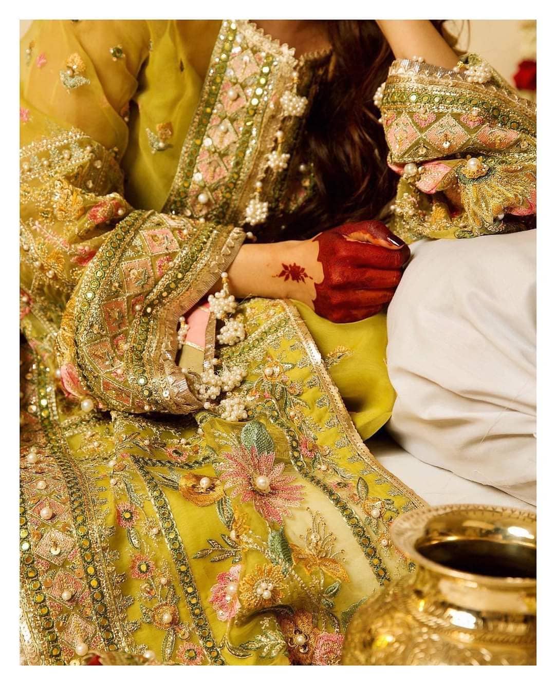 img_zarlish_by_mohsin_naveed_ranjha_awwal_boutique