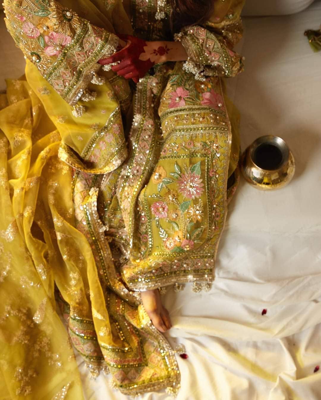 img_zarlish_by_mohsin_naveed_ranjha_awwal_boutique