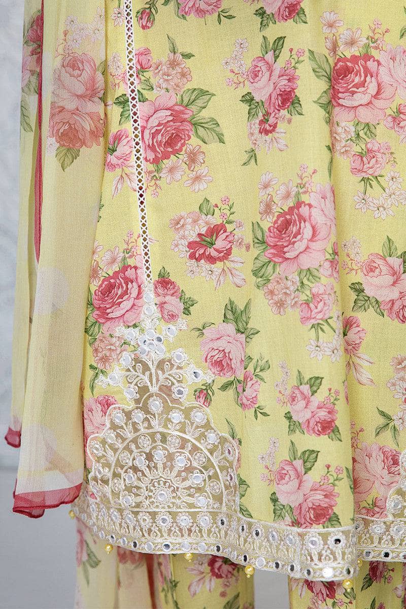 img_maria_b_m_prints_lawn_22_awwal_boutique