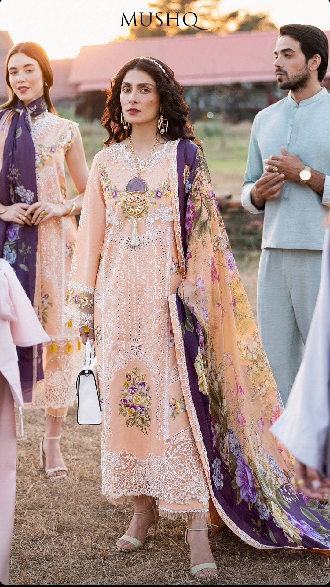img_mushq_lawana_lawn_23_awwal_boutique