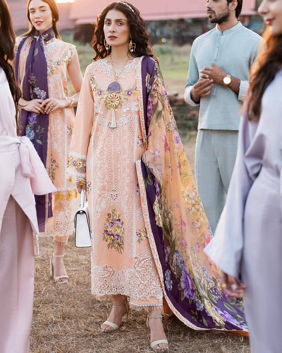 img_mushq_lawana_lawn_23_awwal_boutique
