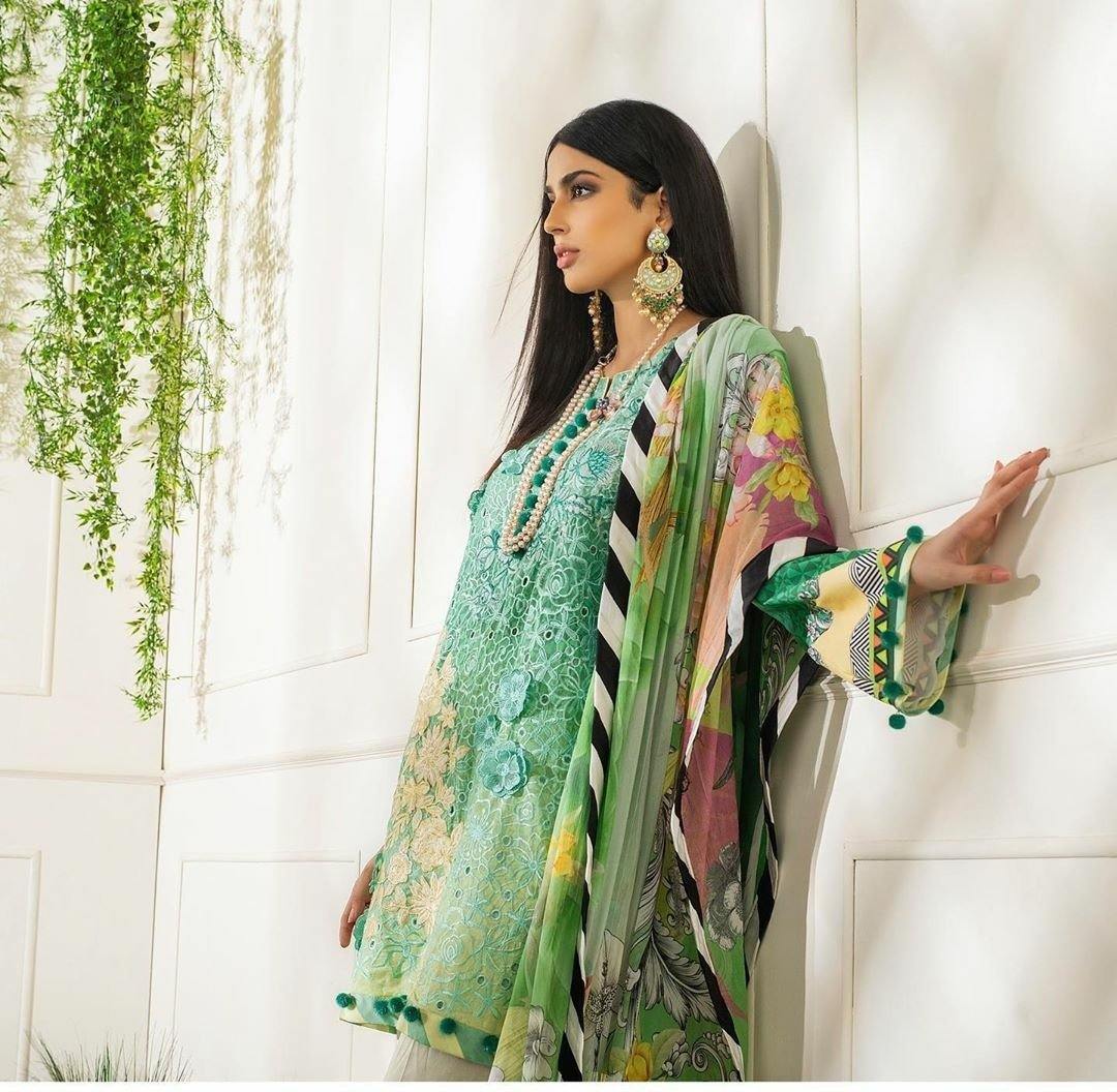img_hemline_by_mushq_lawn_2020_awwal_boutique