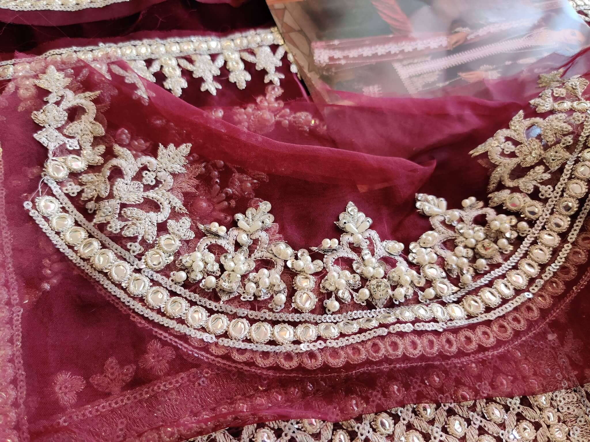 img_mushq_tehzeeb_velvet_edition_awwal_boutique
