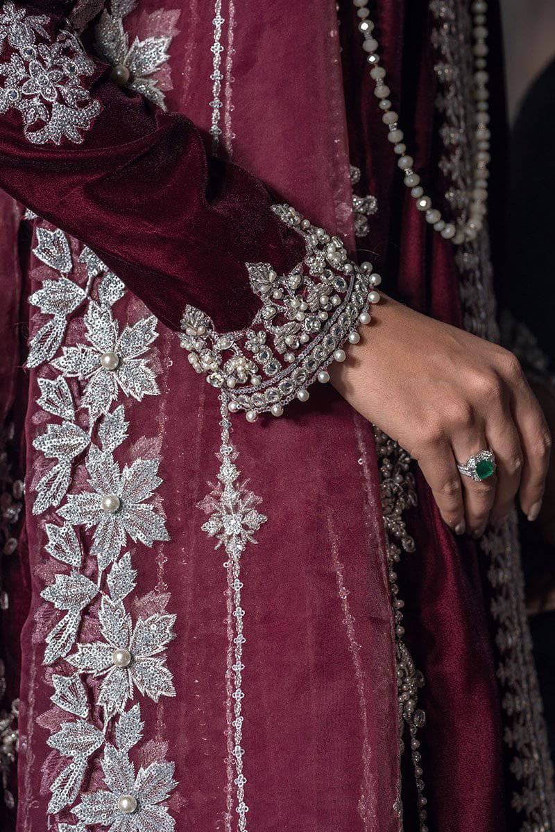 img_mushq_tehzeeb_velvet_edition_awwal_boutique