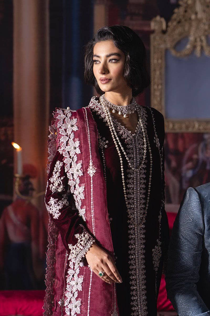 img_mushq_tehzeeb_velvet_edition_awwal_boutique