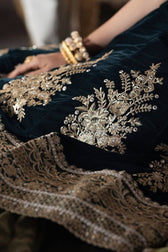 img_mushq_tehzeeb_velvet_edition_awwal_boutique