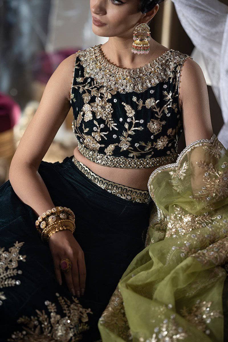 img_mushq_tehzeeb_velvet_edition_awwal_boutique