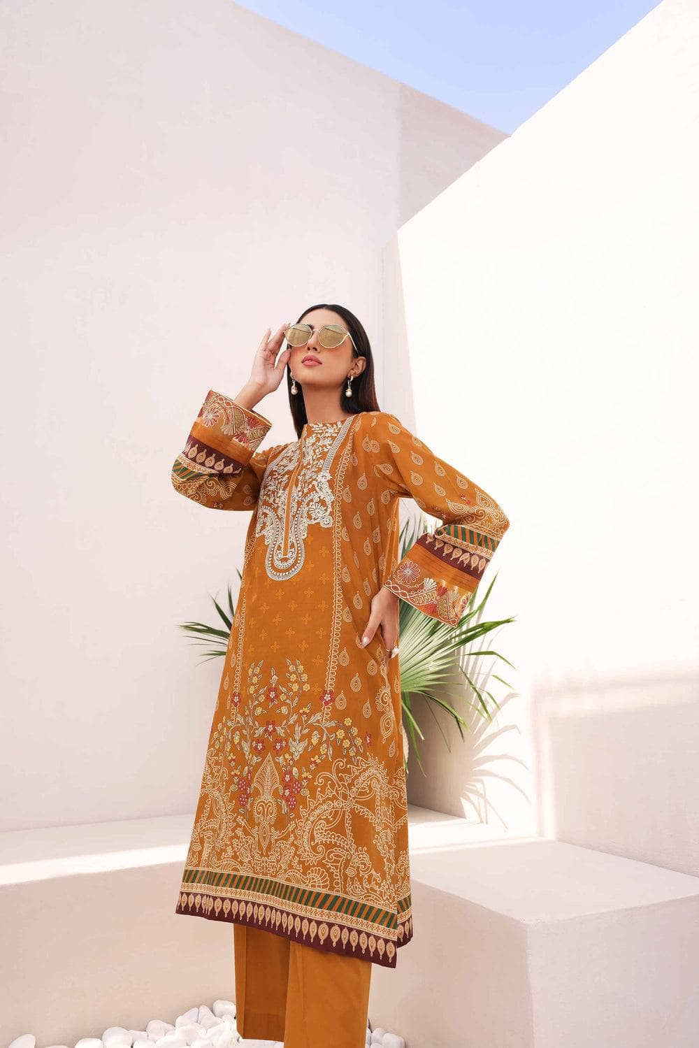 Img_nishat_lawn_nisha_23_awwal_boutique
