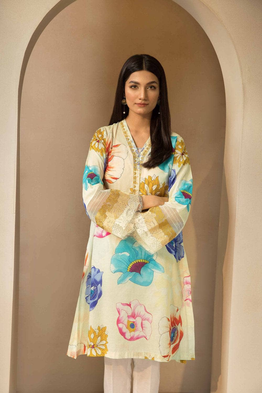 Img_nishat_lawn_nisha_23_awwal_boutique