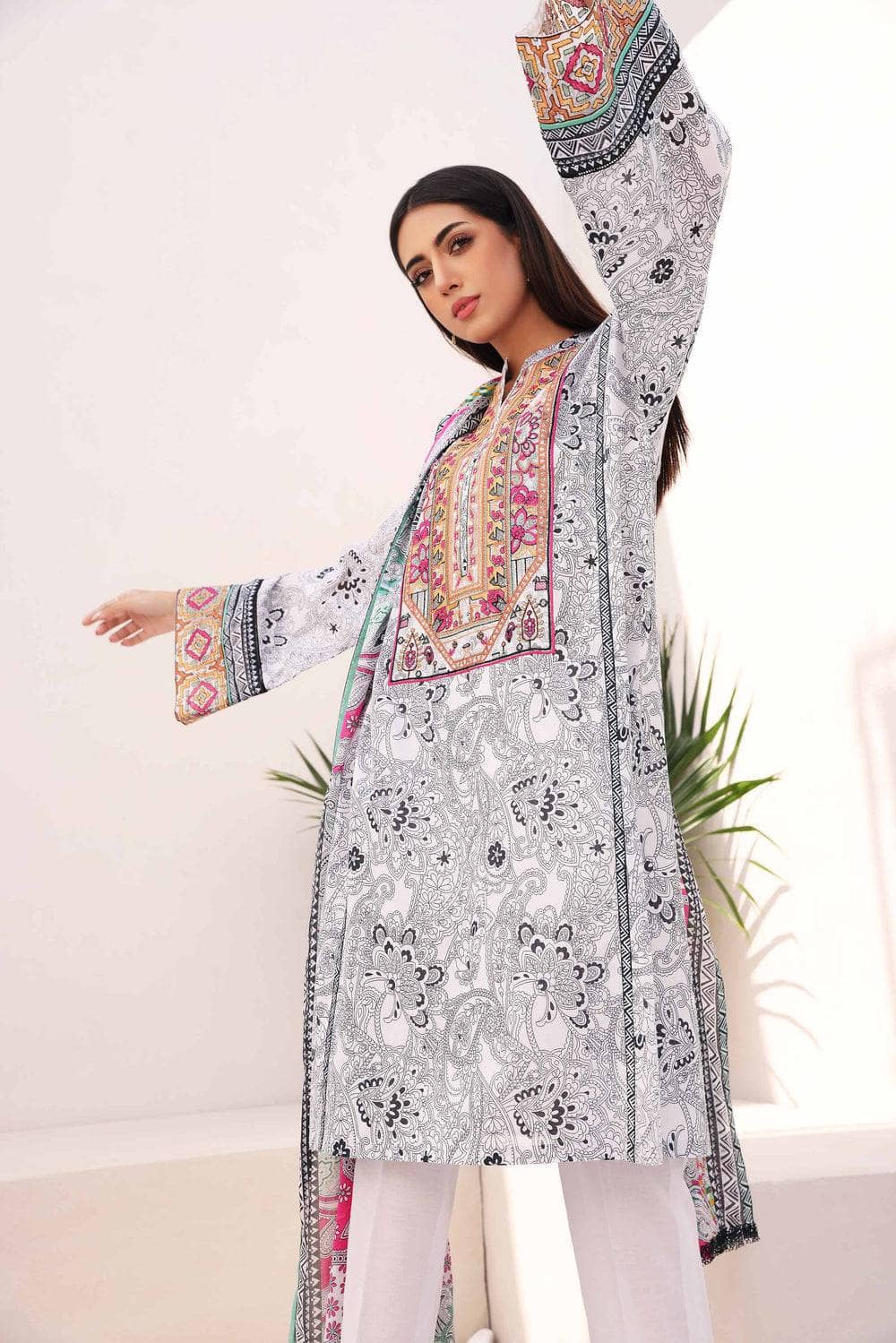 Img_nishat_lawn_nisha_23_awwal_boutique