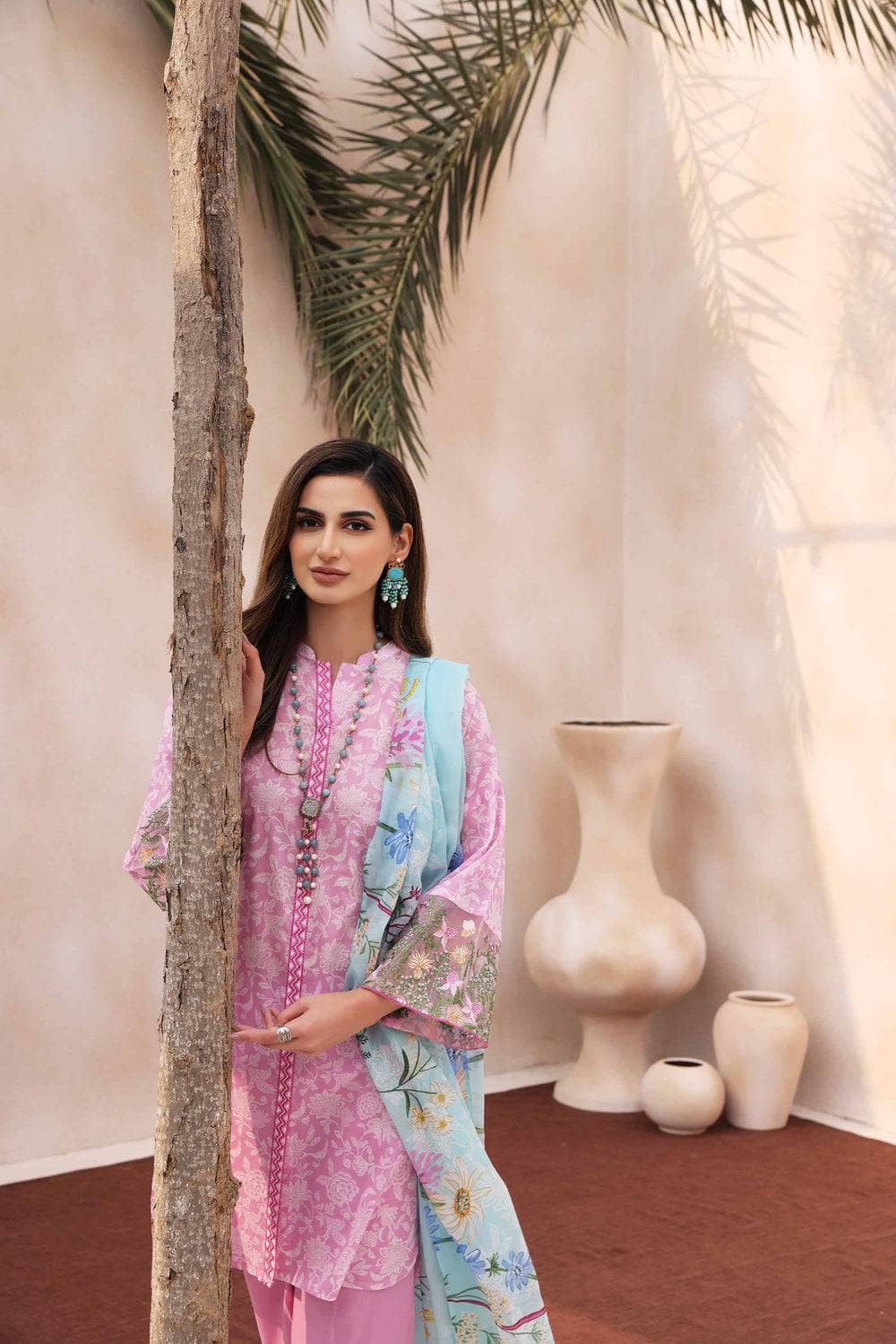 Img_nishat_lawn_nisha_23_awwal_boutique