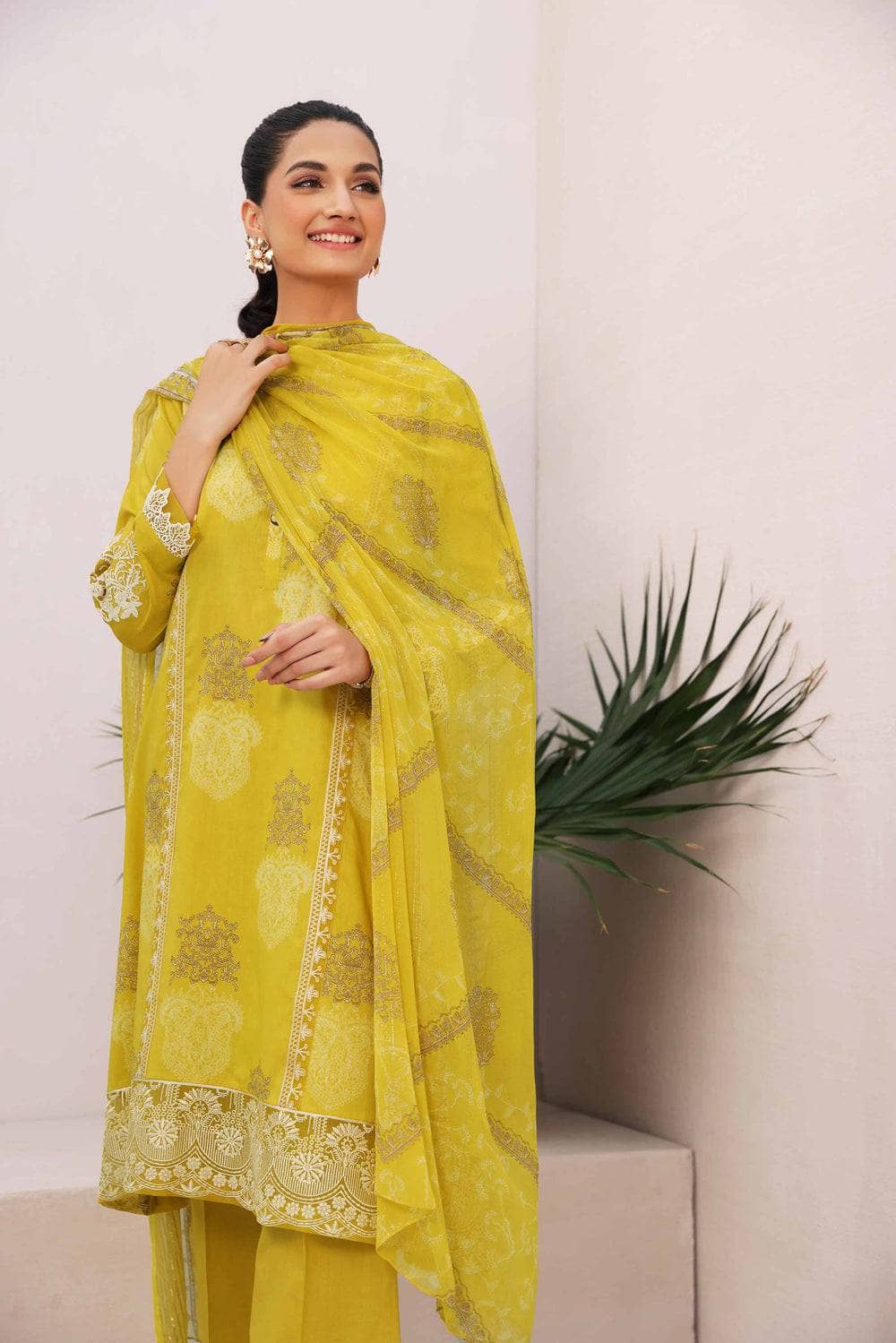 img_nishat_lawn_23_nisha_awwal_boutique