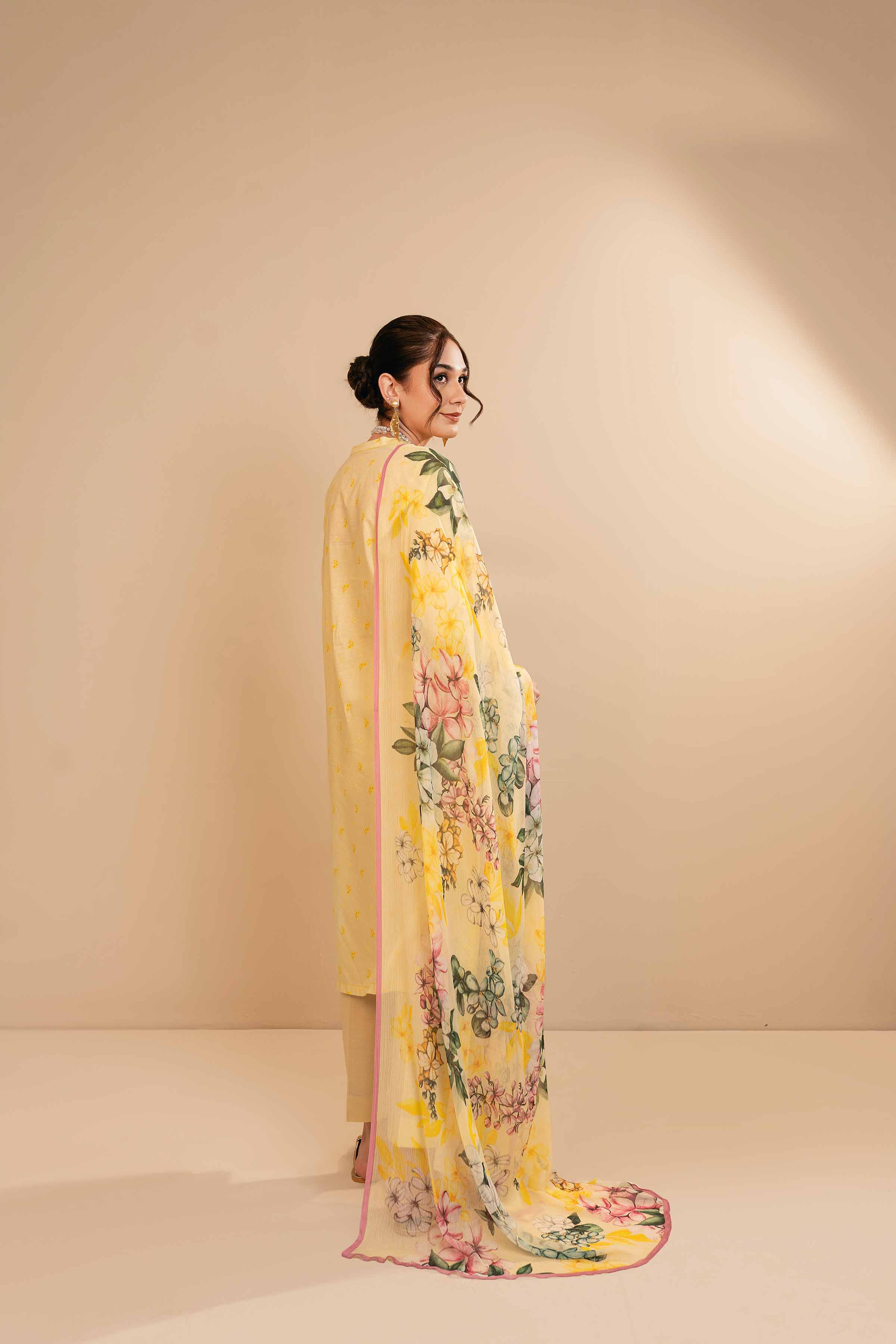 Img_nishat_lawn_ramdan_edit_awwal_boutique