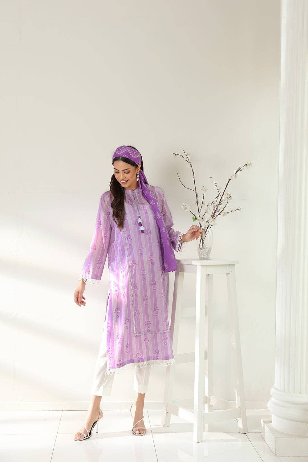 img_nishat_linen_lawn_2022_awwal_boutique