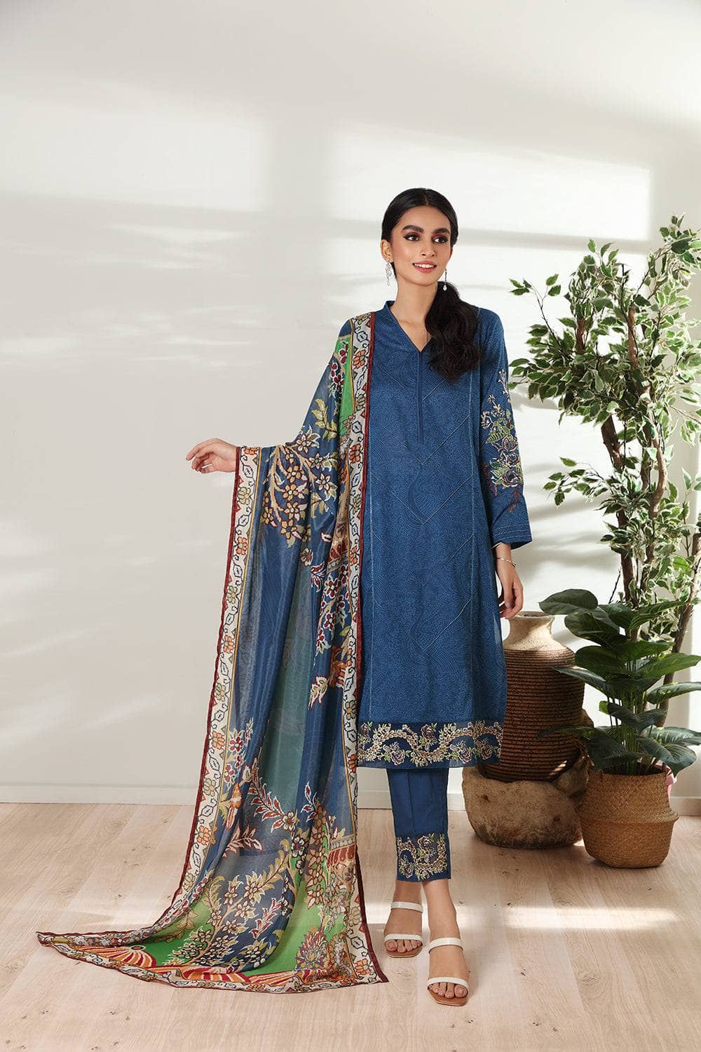 img_nishat_linen_lawn_2022_awwal_boutique
