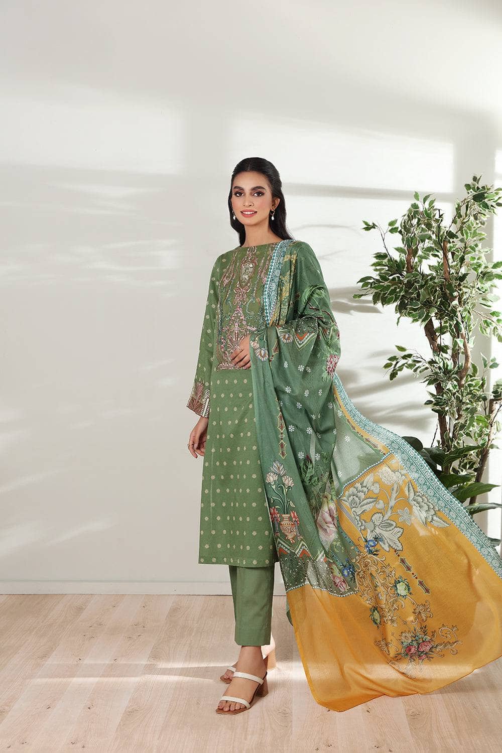 img_nishat_linen_lawn_2022_awwal_boutique