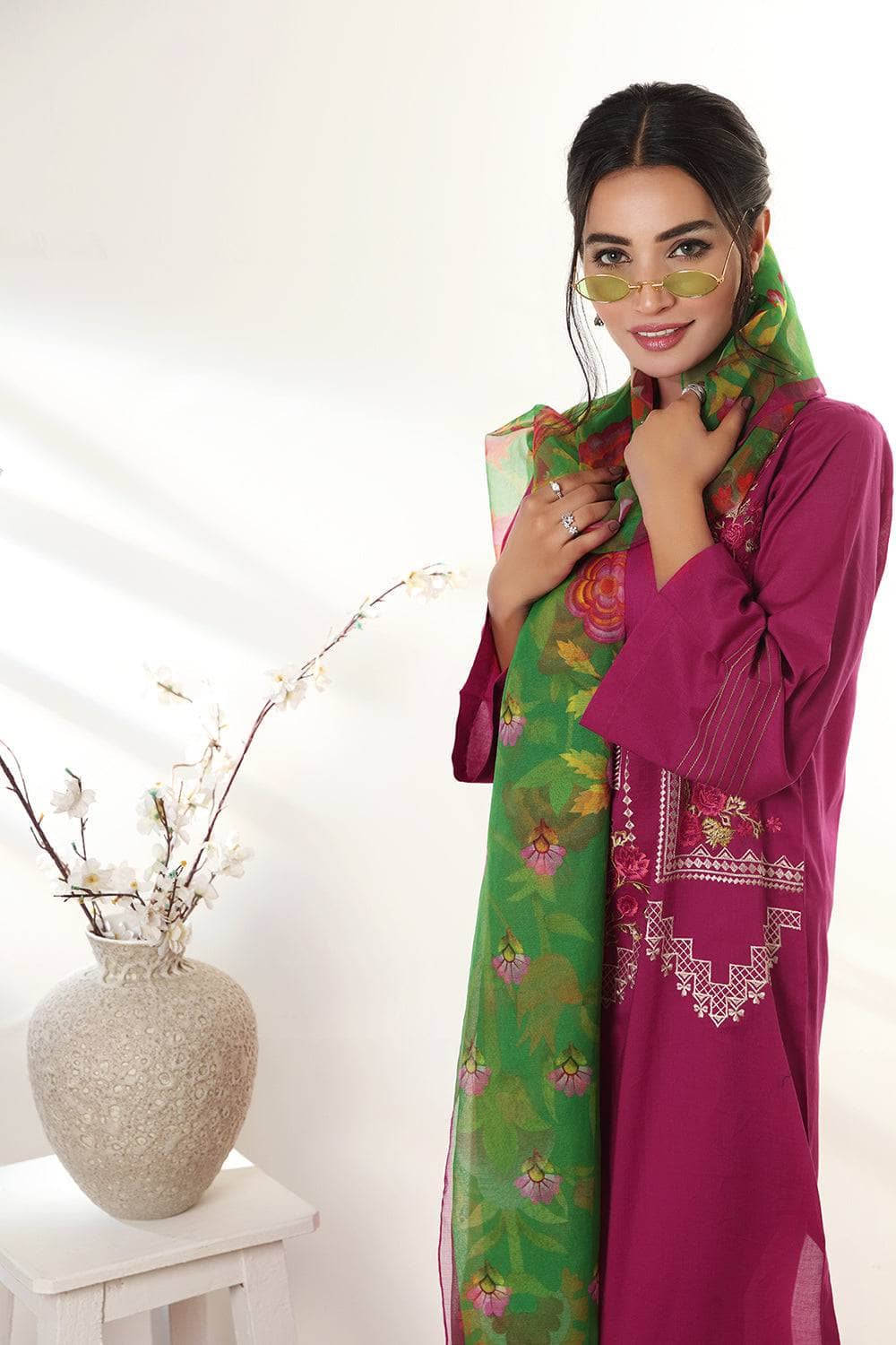 img_nishat_linen_lawn_2022_awwal_boutique