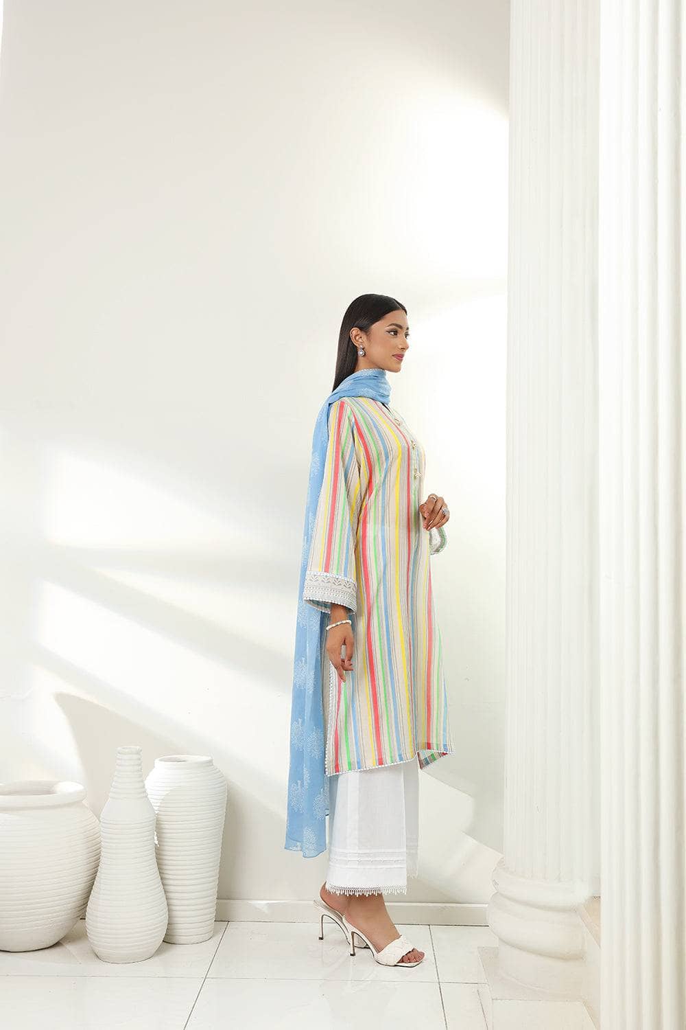 img_nishat_linen_lawn_2022_awwal_boutique