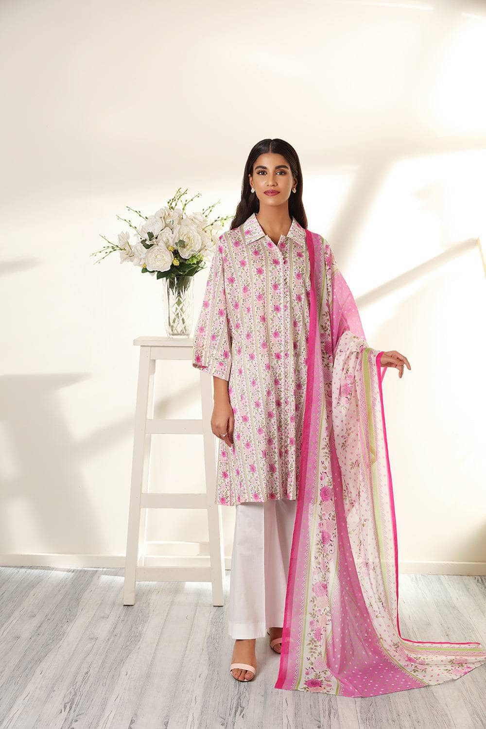 img_nishat_linen_lawn_2022_awwal_boutique