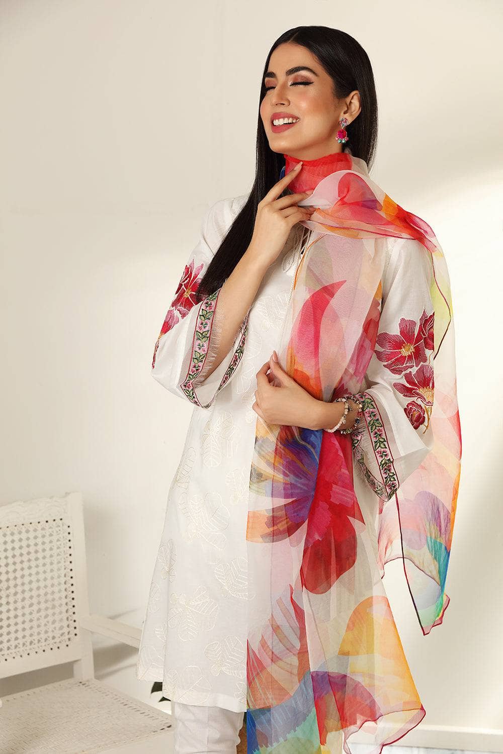 Img_nishat_linen_lawn_22_awwal_boutique