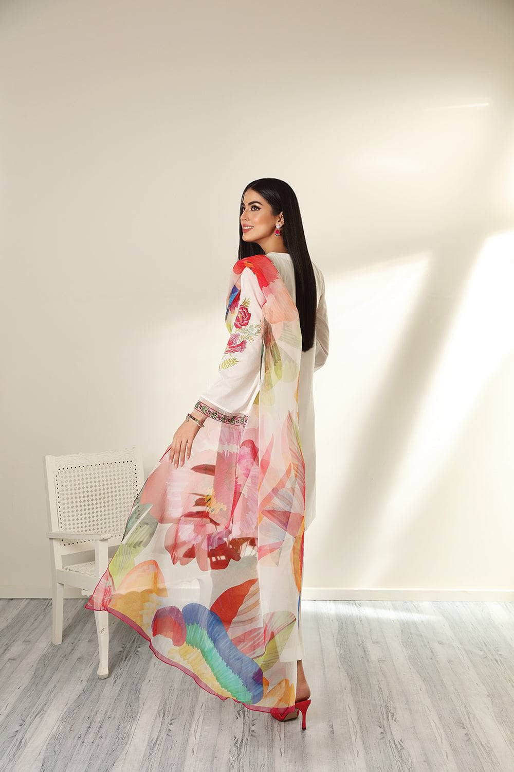 Img_nishat_linen_lawn_22_awwal_boutique