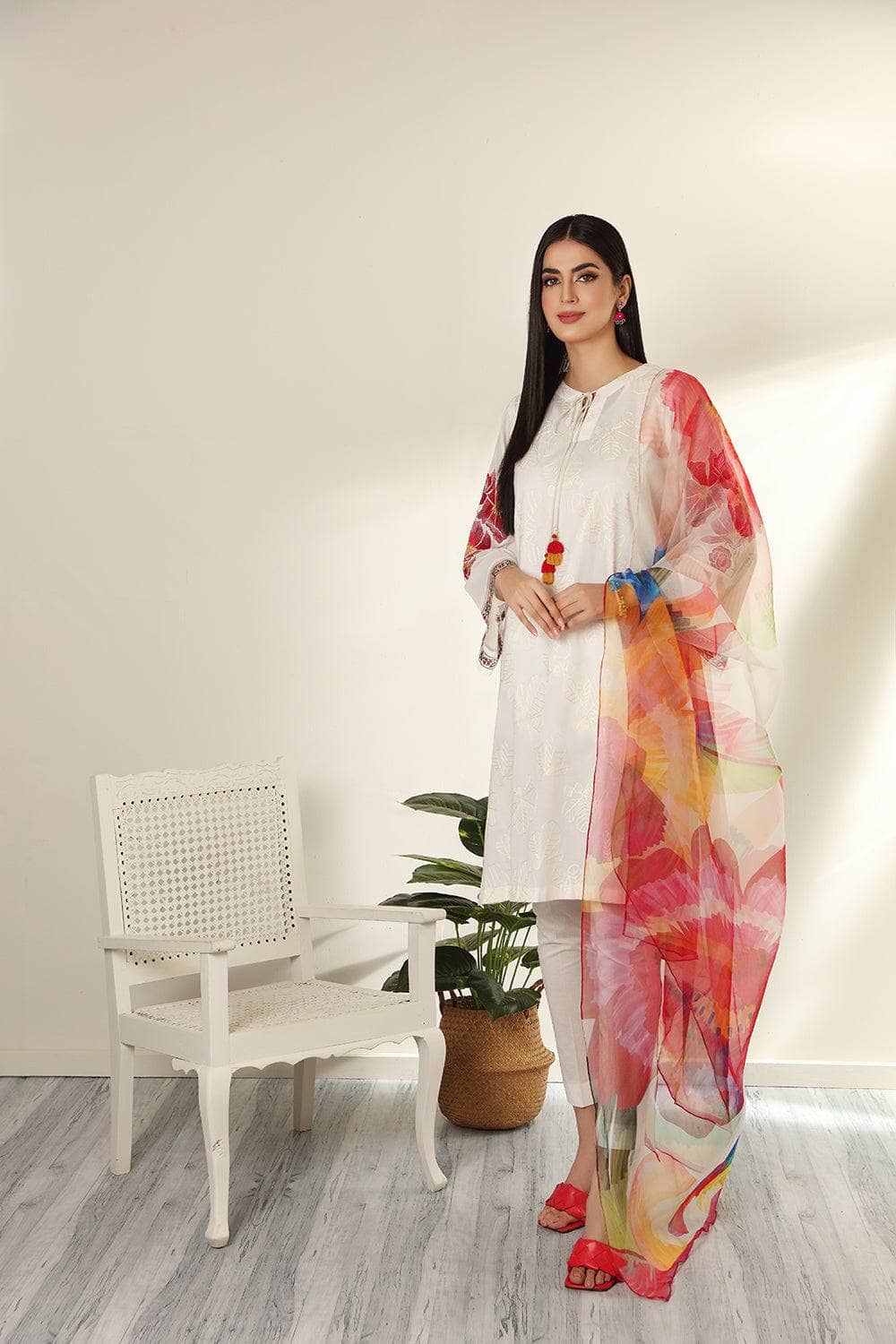 Img_nishat_linen_lawn_22_awwal_boutique