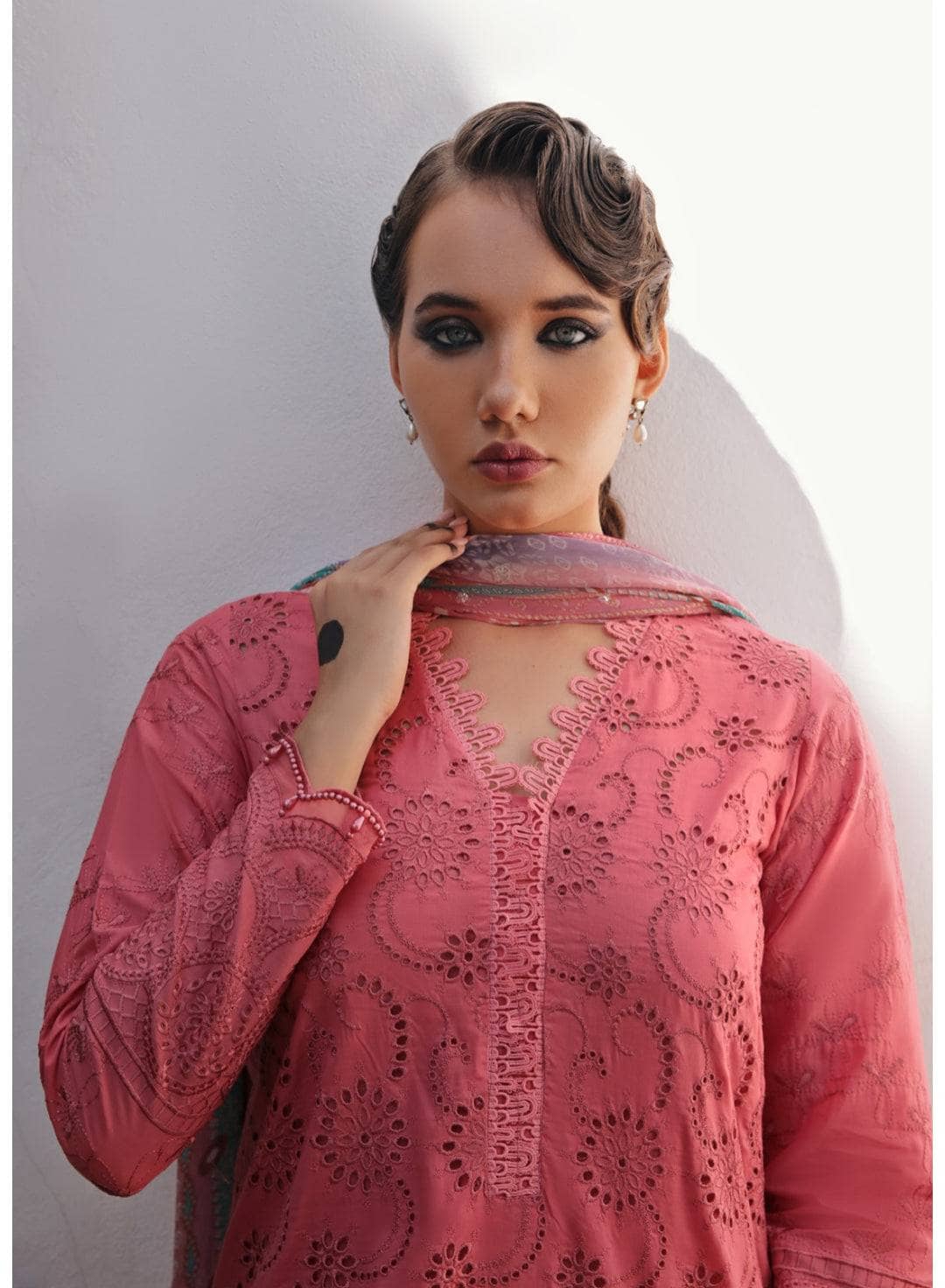 img_nureh_bazaar_lawn_awwal_boutique