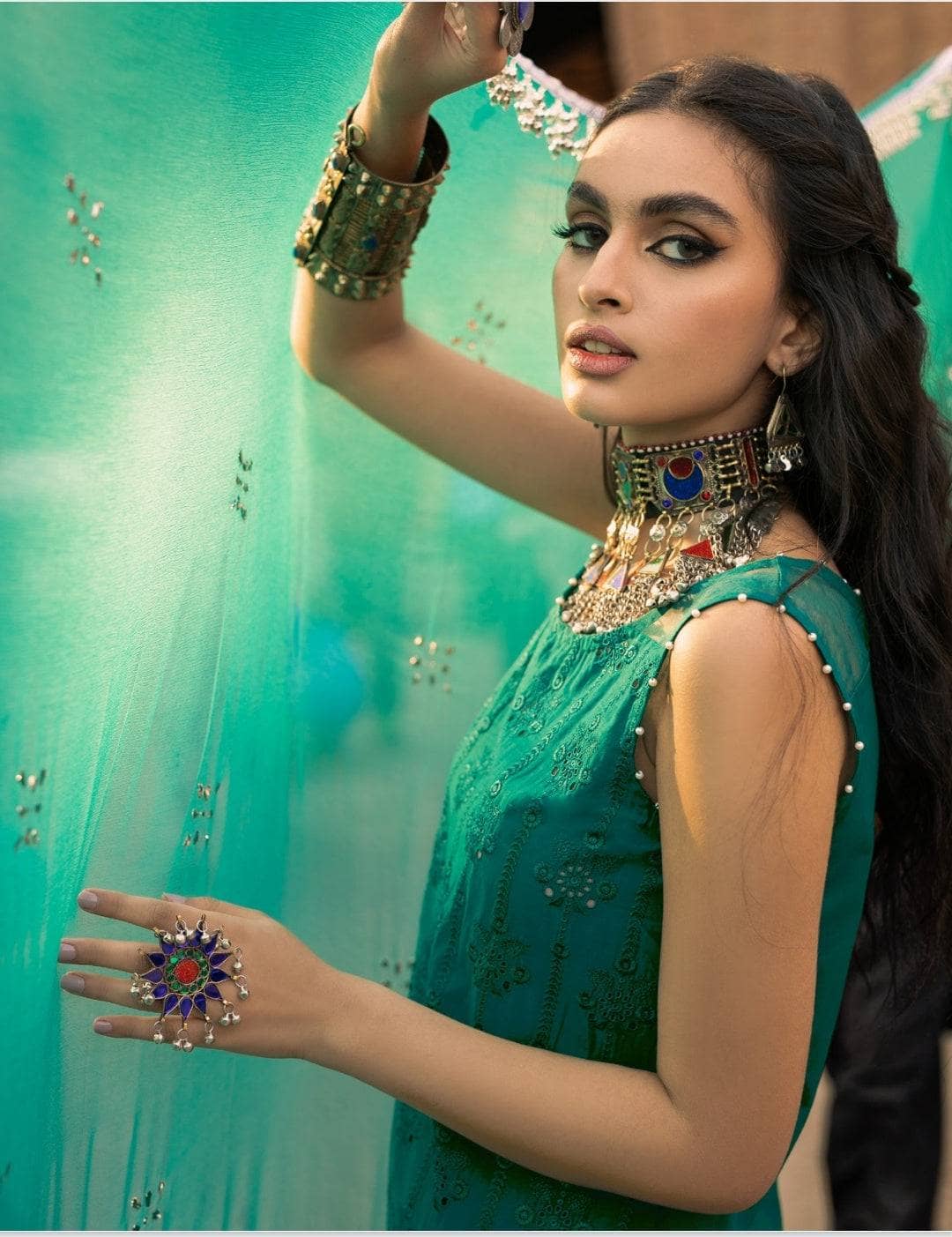 img_nureh_bazar_with_mukesh_dupatta_awwal_boutique