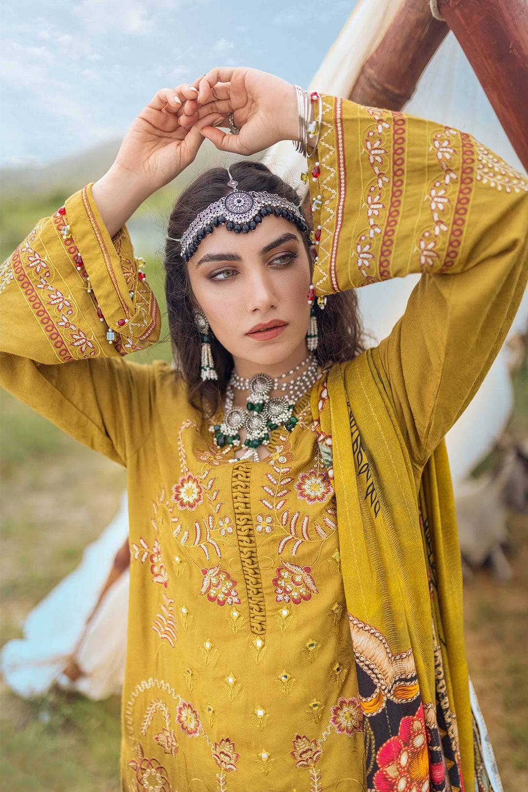 img_nureh_heerni_linen_awwal_boutique