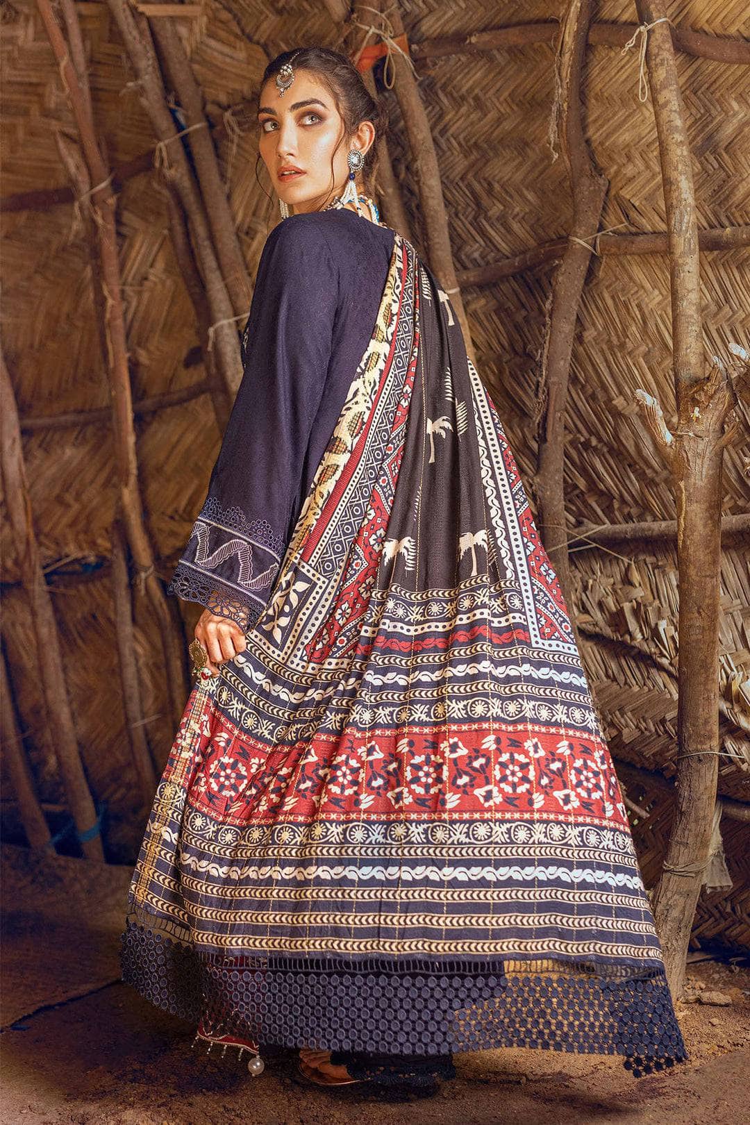 img_nureh_heerni_linen_awwal_boutique