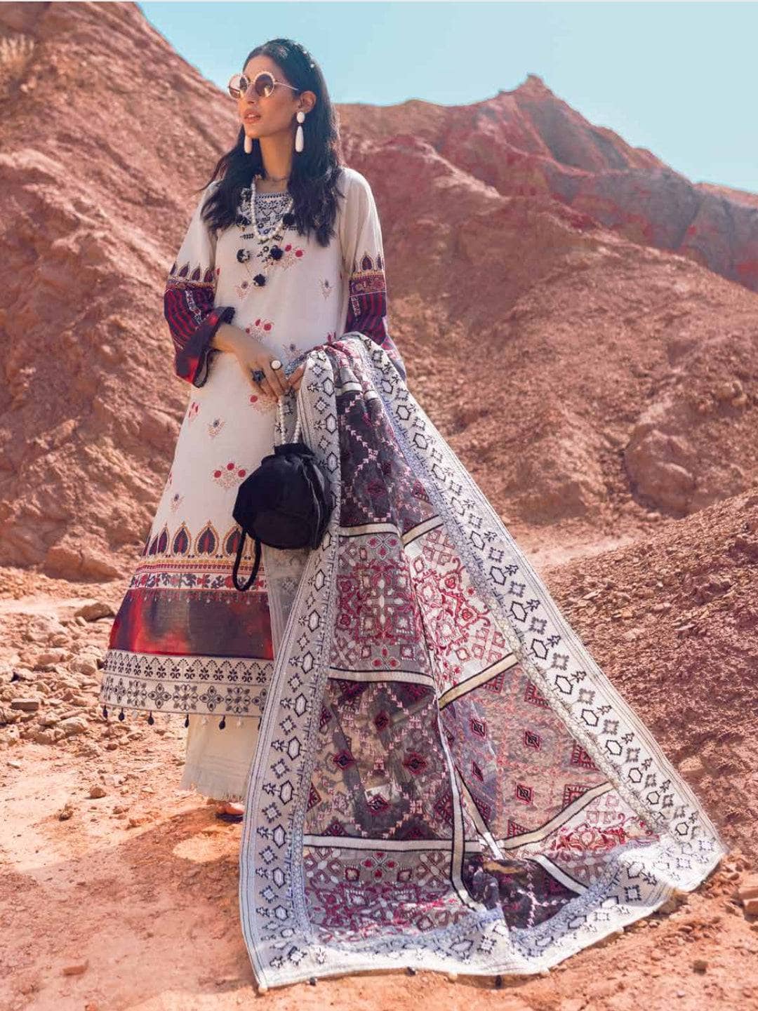 img_nureh_maya_lawn_22_awwal_boutique