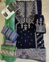 img_nureh_maya_velvet_awwal_boutique