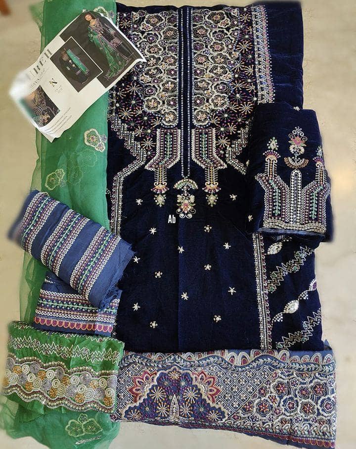 img_nureh_maya_velvet_awwal_boutique