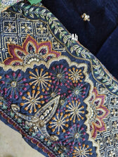 img_nureh_maya_velvet_awwal_boutique