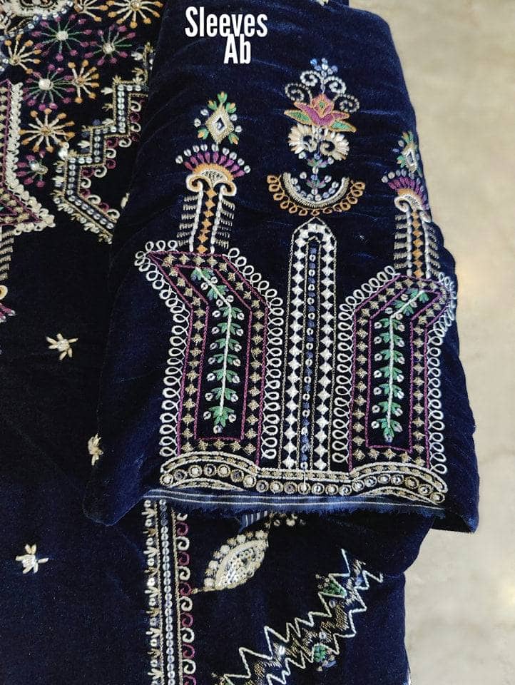 img_nureh_maya_velvet_awwal_boutique