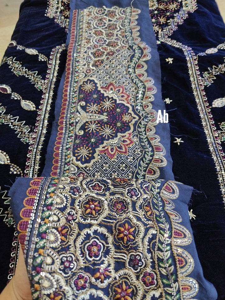 img_nureh_maya_velvet_awwal_boutique
